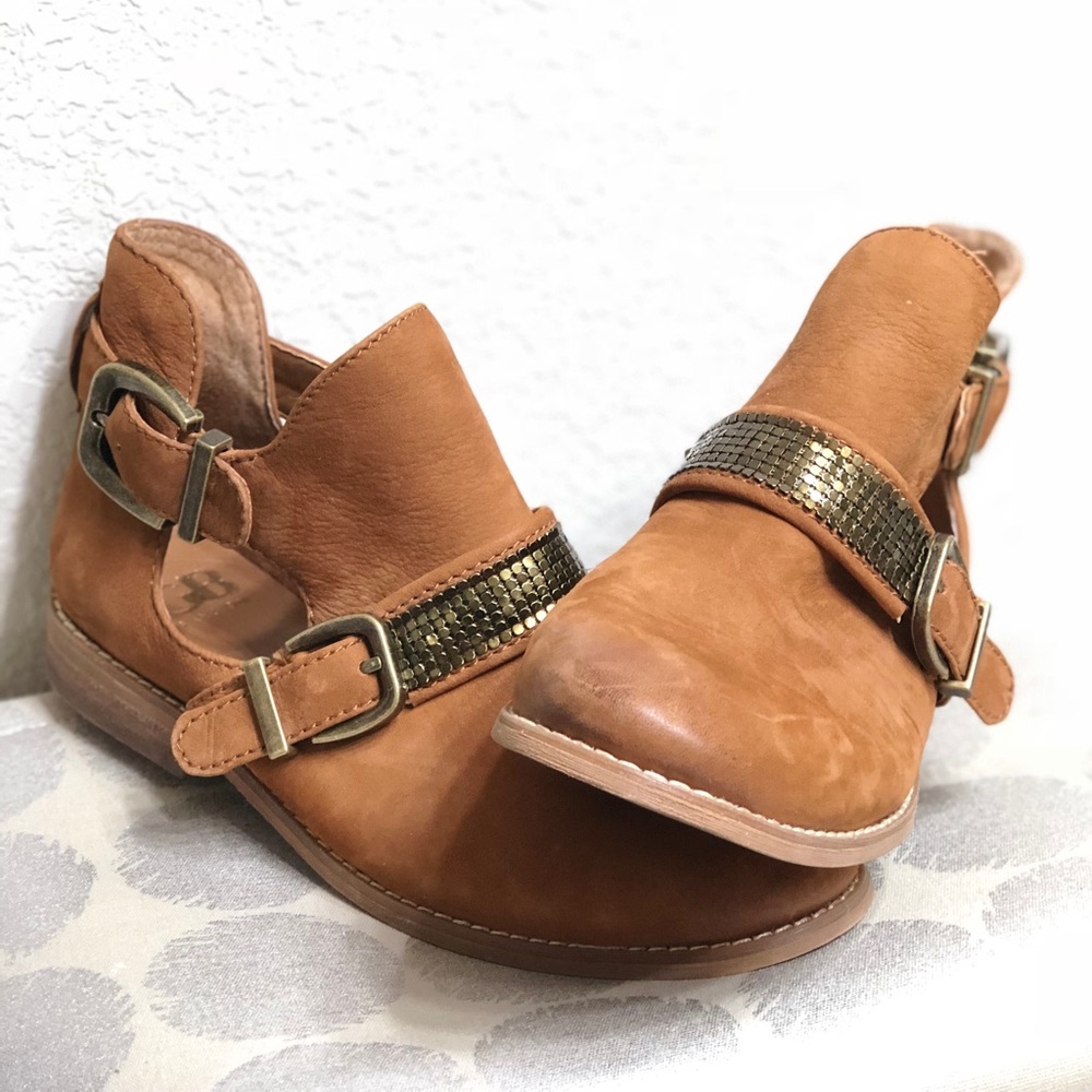 Camel colored bootie!